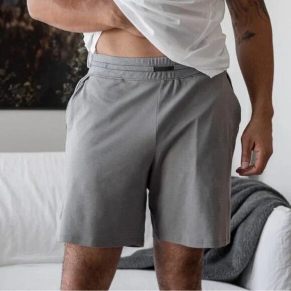 LUNYA LAHGO Restore Short Gray Pockets Stretch Lightweight Lounge Large NEW - Picture 1 of 10